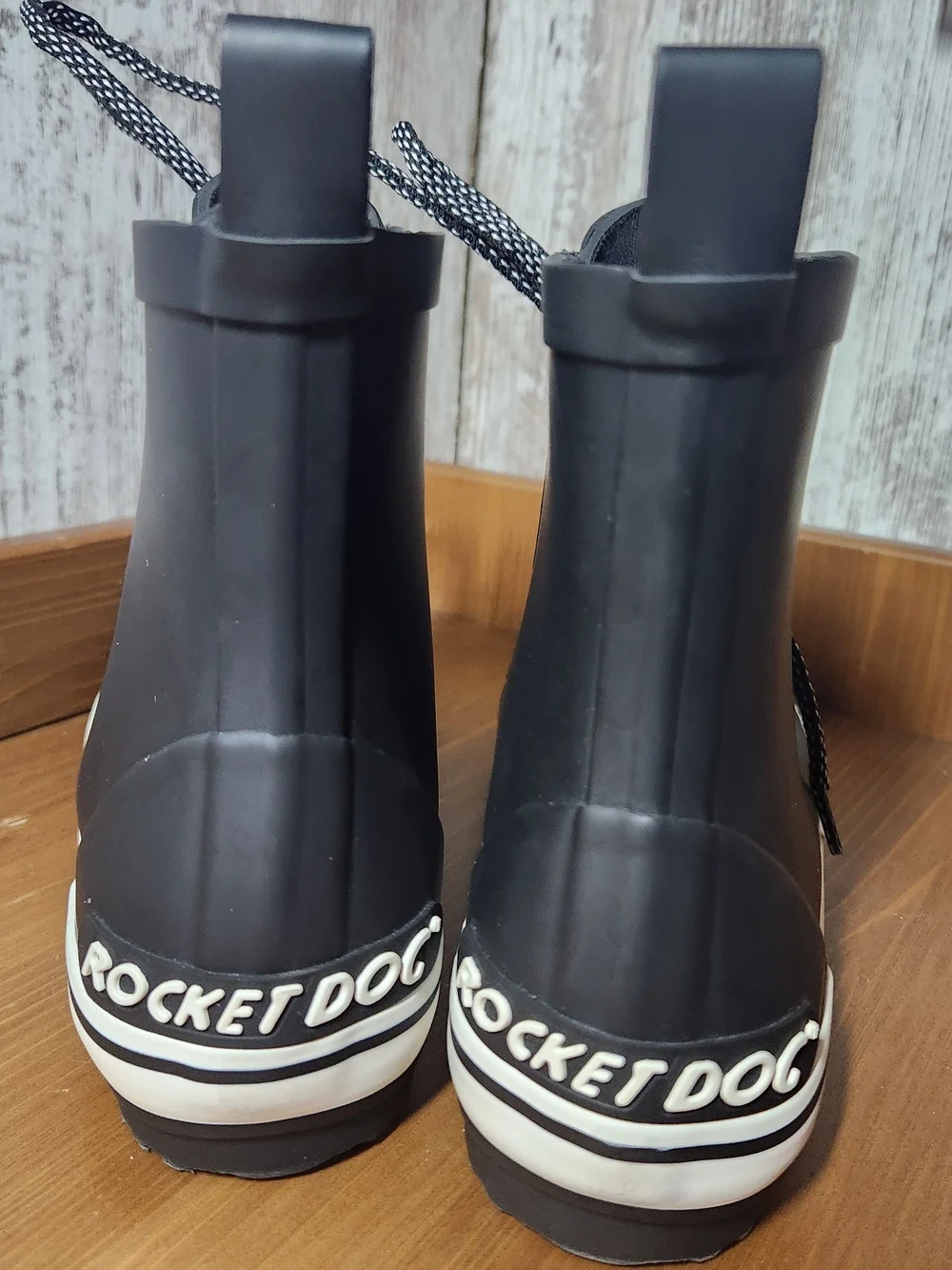 Rocket Dog Rainy Day Rain Boots Black High-Top Lace-Up White Trim Top Size 9.5